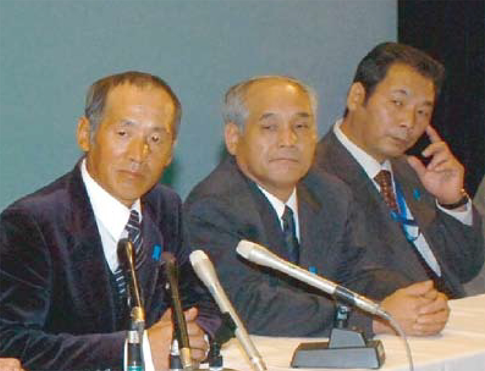 長男の寺越昭男さん、次男の北野政男さん、三男の内田美津夫さん