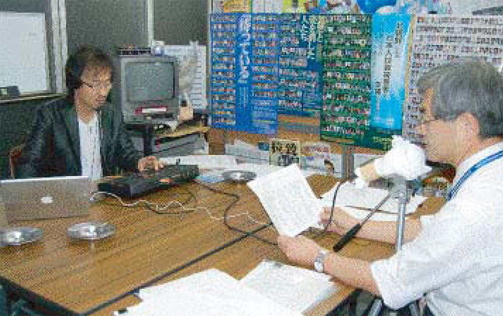 北朝鮮向け短波ラジオ「しおかぜ」収録中の
荒木和博・特定失踪者問題調査会代表