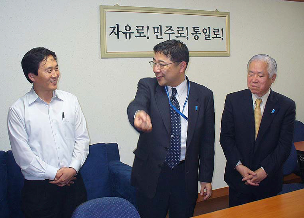 金ソンミン氏（左端）が始めた自由北朝鮮放送